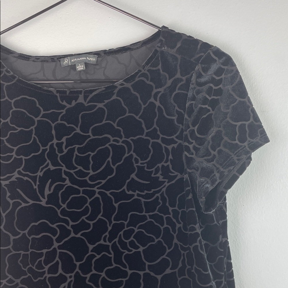 Adrianna Papell Black Velvet Floral Ruffle-Hem Short Sleeve Blouse Size L